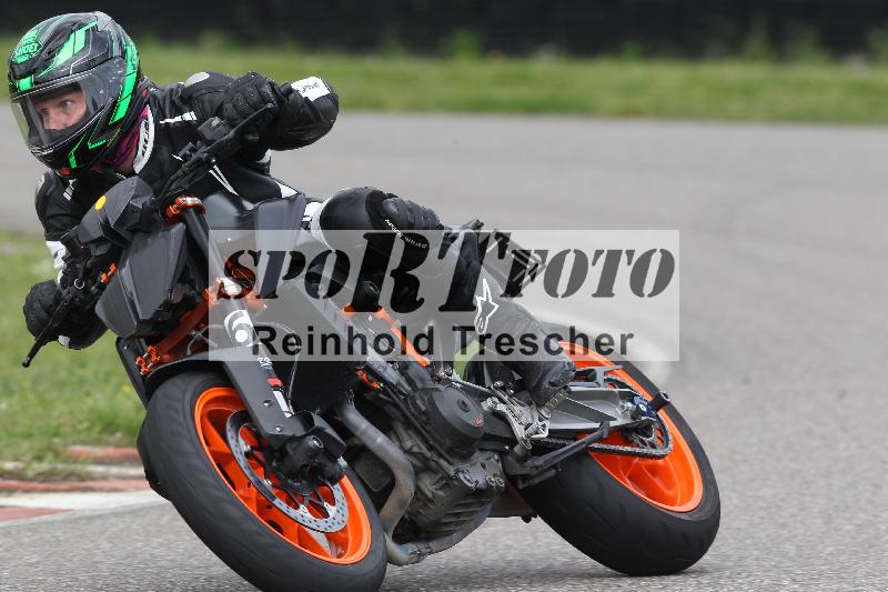 Archiv-2025/10 23.04.2025 Cornu Master School ADR/rot-rouge/46